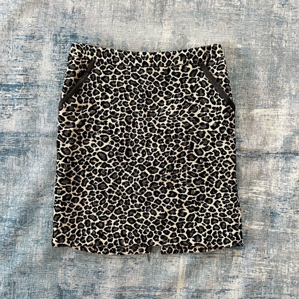 Amanda + Chelsea Leopard Print Pencil Skirt w Pockets 6